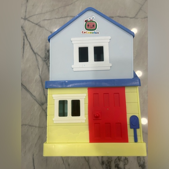 COCOMELON DELUXE FAMILY HOUSE PLAYSET - Picture 2 of 5